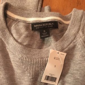 Banana Republic Raglan Sleeve Crew Neck Sweater